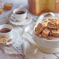 A picture of Cantucci con Pandoro, Panettone o Colomba.