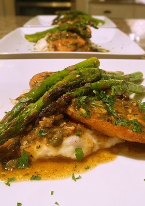 A picture of Chicken piccata.