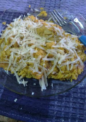 Una foto de Guiso de arroz con pollo
