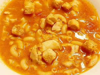 Sopa de peixe com massinhas
