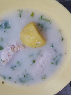 Una foto de Sopa de trigo con pollo y verdura
