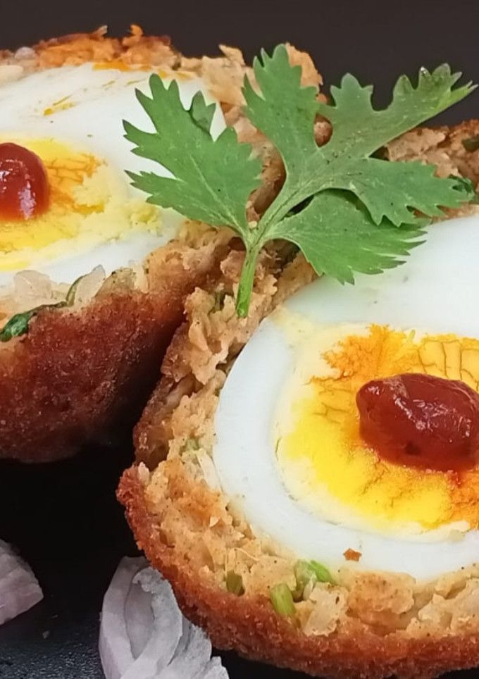 கோழி கறி முட்டை கோலா (scotch egg) செய்முறை முக்கிய புகைப்படம்