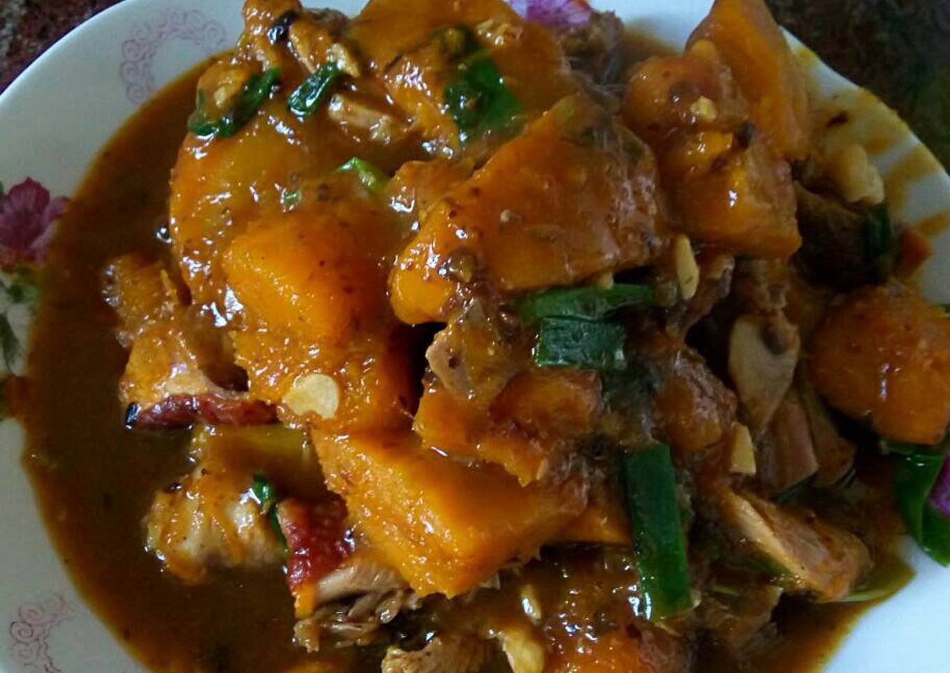 Bebek panggang tumis labu kuning