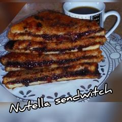 A picture of Nutella sendwitch.