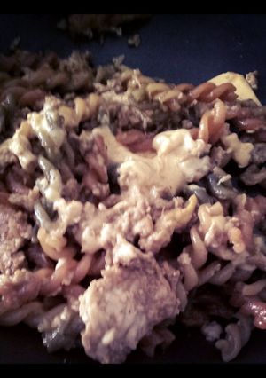 A picture of economy fried pasta.