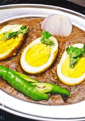 A picture of Dhaba style Egg Curry.