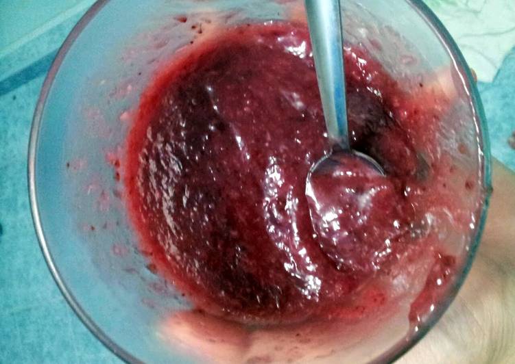 Recipe of Homemade strawberry-rose-cocoa jam