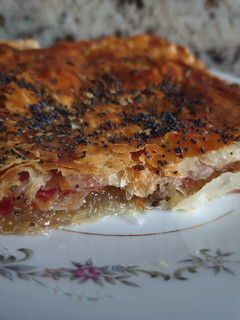 Una foto de Empanada de cabello de ángel y jamón serrano