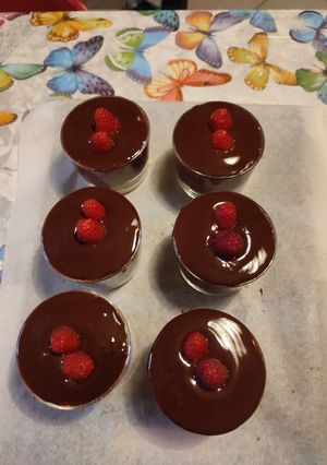 Foto di Dolce monoporzione al cioccolato e lamponi senza glutine