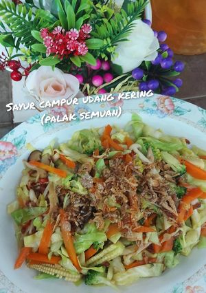 Gambar Sayur campur udang kering (palak semuan)