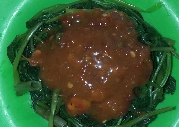 Kangkung brambang asem