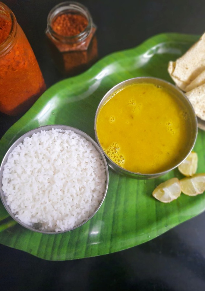 साधं वरण -भात (Varan Bhat Recipe In Marathi) रेसिपी चे मुख्य फोटो 