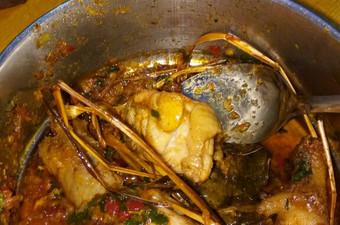 Bagaimana Menyiapkan Ayam kk (kuning kemangi) Menu Enak Dan Mudah Dibuat