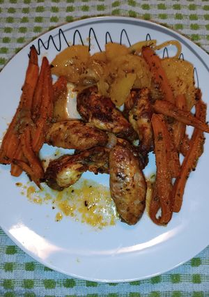 Una foto de Zanahoria y alitas adobadas al horno