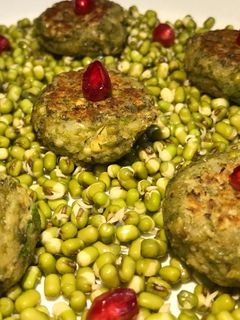 સ્પ્રાઉટ કટલેટ - ફણગાવેલા મગ ની કટલેટ રેસીપી મુખ્ય ફોટો