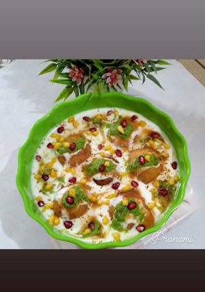 A picture of Dahi Vada.
