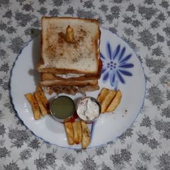 A picture of Paneer culb sandwich.