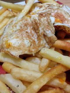 Una foto de Papas Fritas Con Huevo