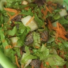 A picture of Liver salad.