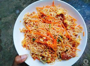 Hình của món Mì xào trứng.