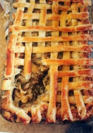 A picture of Chicken Leek and Bacon Pie.