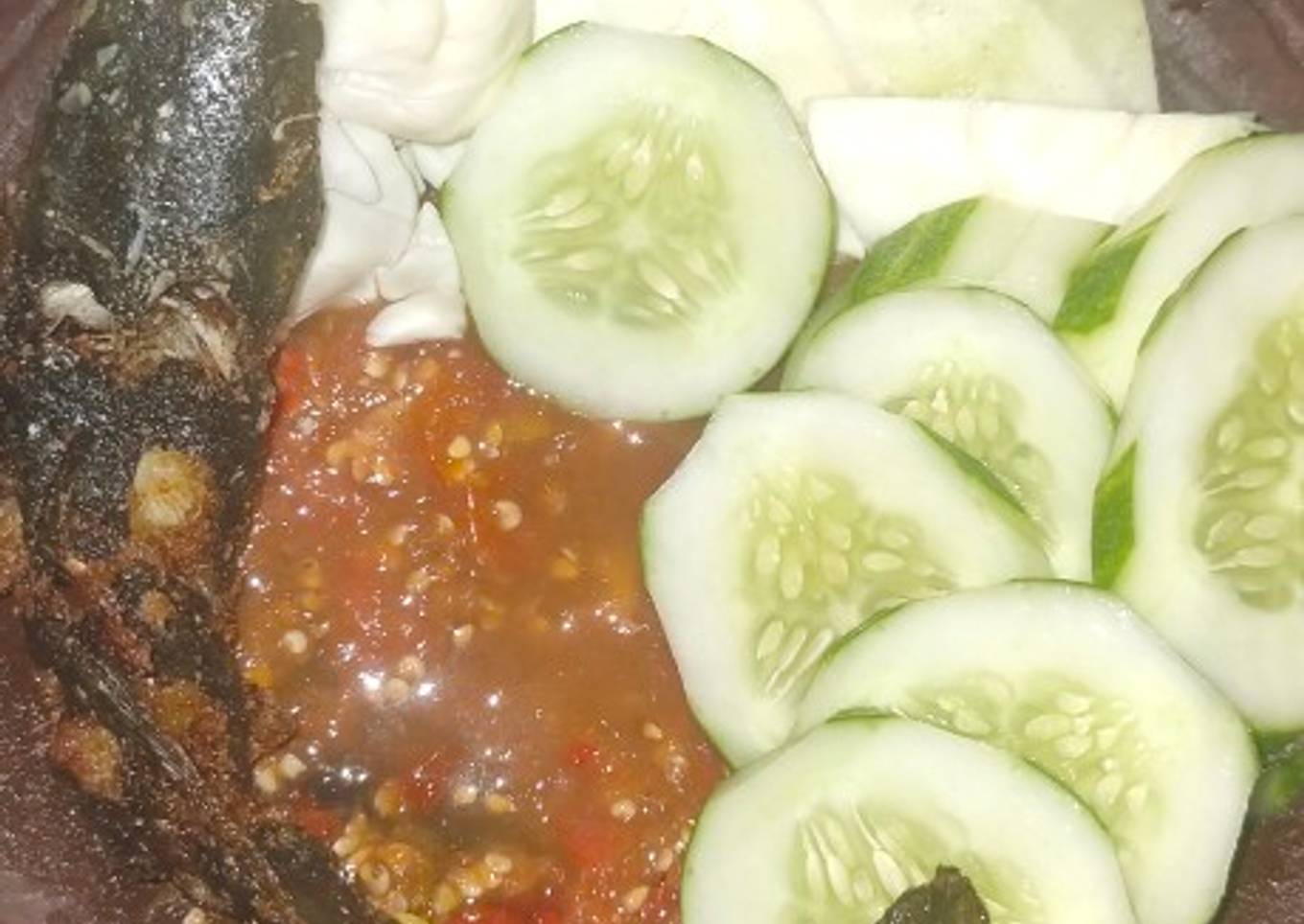 Sambal lalapan ilan lele