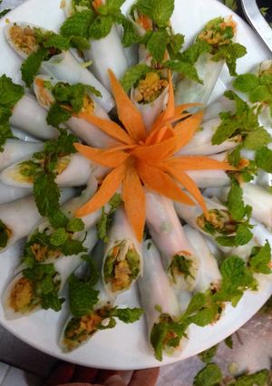 Hình của món Phở quấn nhân tôm mực.