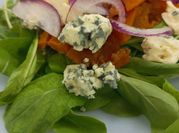 Una foto de queso azul y zapallo
