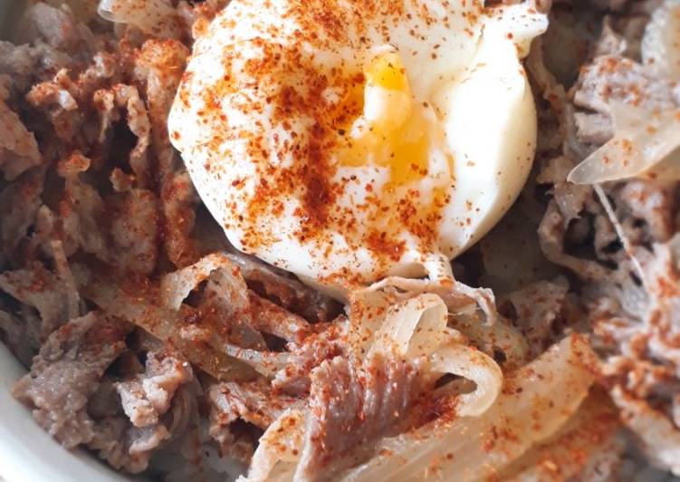 Gyudon (beef bowl seperti Yoshinoya)