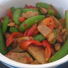 A picture of Stirfry sugar snap peas with roast pork and red chilli.