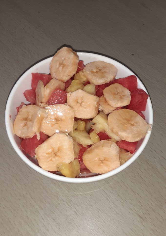 Una foto de Ensalada tri-frutas