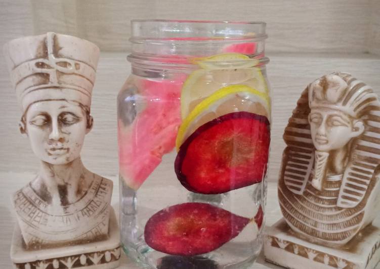 Resep Infused Water Guava, Plum and Lemon 🍋 Anti Gagal