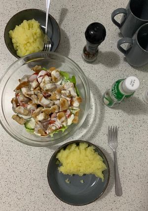 O poză a rețetei Salată de pui.