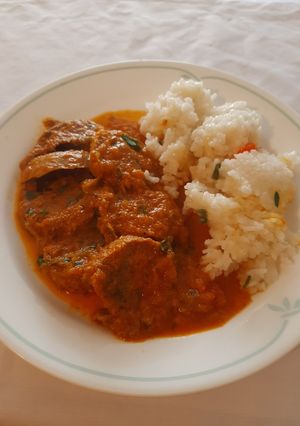 Una foto de Lengua en salsa