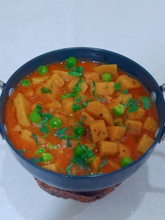 સુરણ લીલા વટાણા નું શાક (Suran Lila Vatana Shak Recipe In Gujarati) રેસીપી મુખ્ય ફોટો
