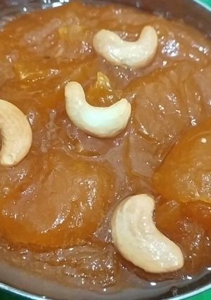 A picture of Sweet potato Moong dal halwa.