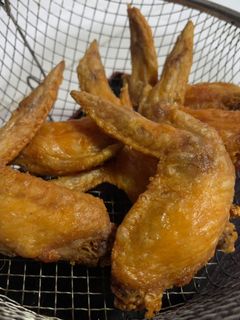 รูปของ ปีกไก่ทอดเกลือ กรอบนอกนุ่มใน