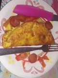 Tortilla de huevo con ingredientes sabrosos