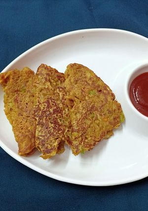 ओट्स बेसन चीला (oats besan cheela recipe in Hindi) रेसिपी मुख्य फोटो