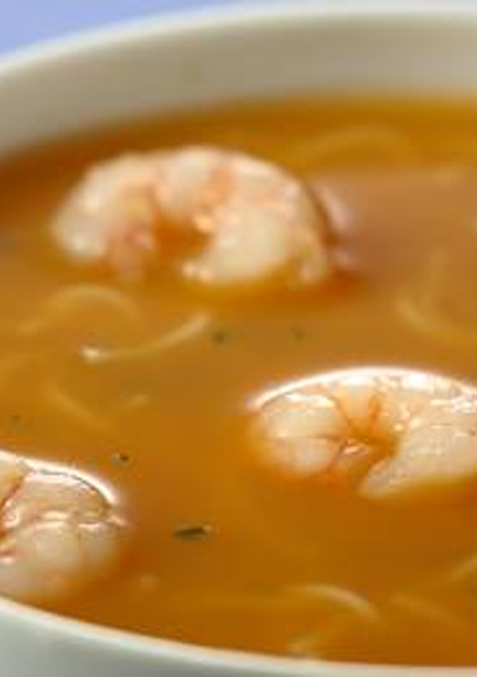 Una foto de Sopa de pescado con langostinos