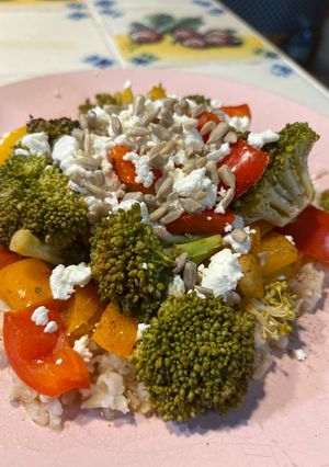 A picture of Brown Rice with Veggies 🥦.