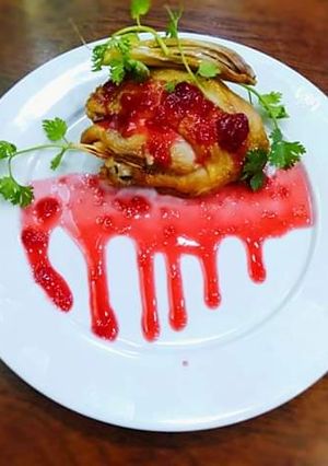 Hình của món Gà sốt mận.