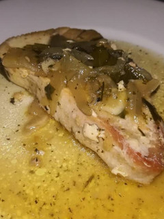 Una foto de Atún en salsa verde
