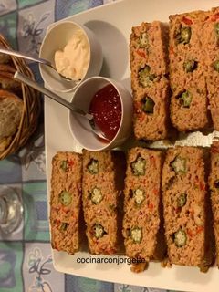 Una foto de Terrina de carne picada con okras