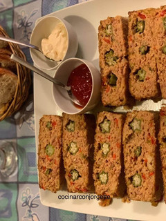 Una foto de Terrina de carne picada con okras