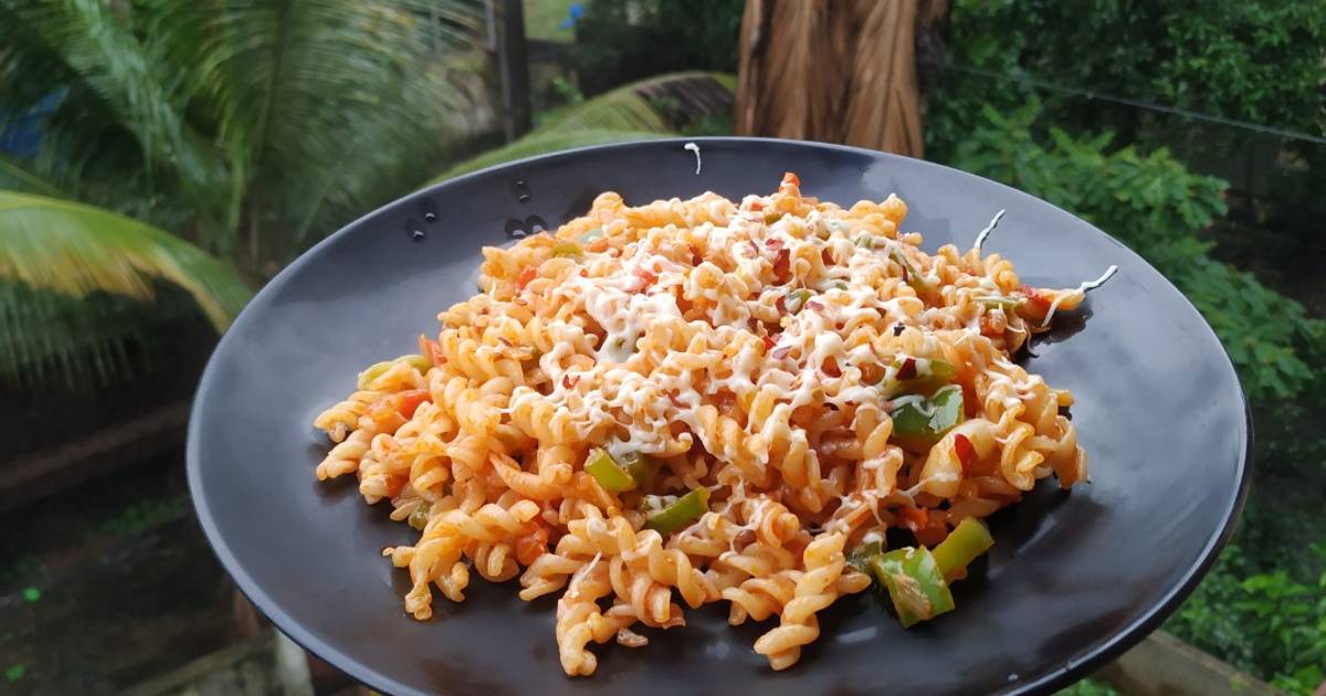झटपट चीज मसाला पास्ता (cheese masala pasta recipe in marathi) रेसिपी