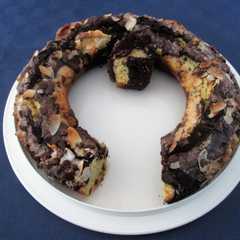 A picture of Ciambella Marmorizzata Cacao e Cocco.