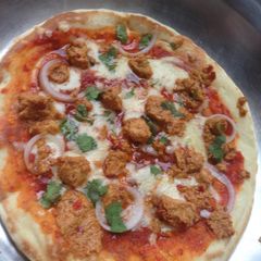 Chicken tikka pizza 😍 A picture of Chicken tikka pizza 😍.