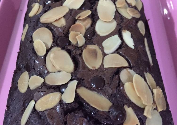 Almond Chocochips Brownies