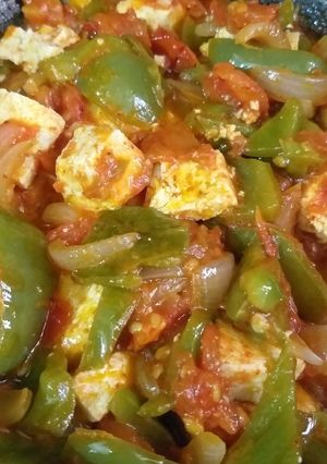 A picture of Capsicum paneer veg.